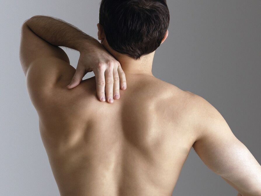 bolečina pod levo lopatico s hrbta s hrbtne fotografije 5
