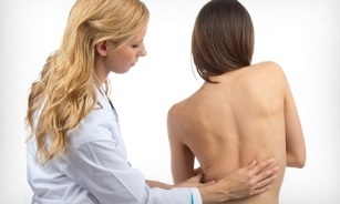 skolioza kot vzrok za bolečine v hrbtu